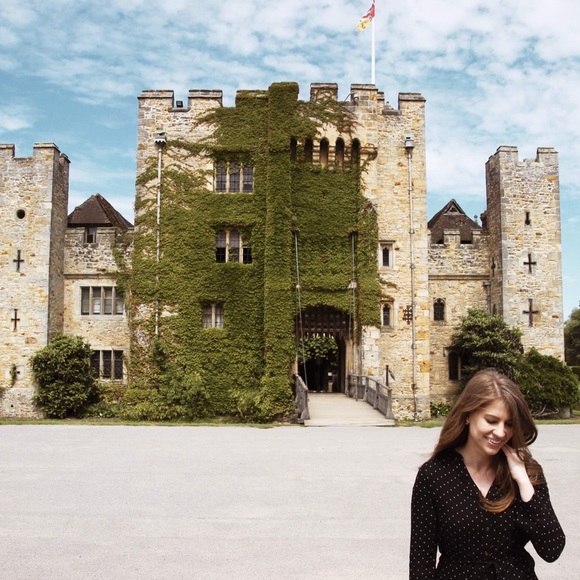 Meet your Posher! - Picture 1 of 9